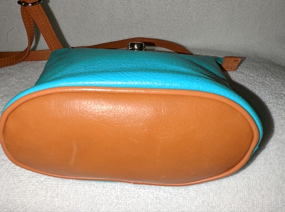 Valentina soft pebbled leather crossbody bag. - Picture 11 of 12